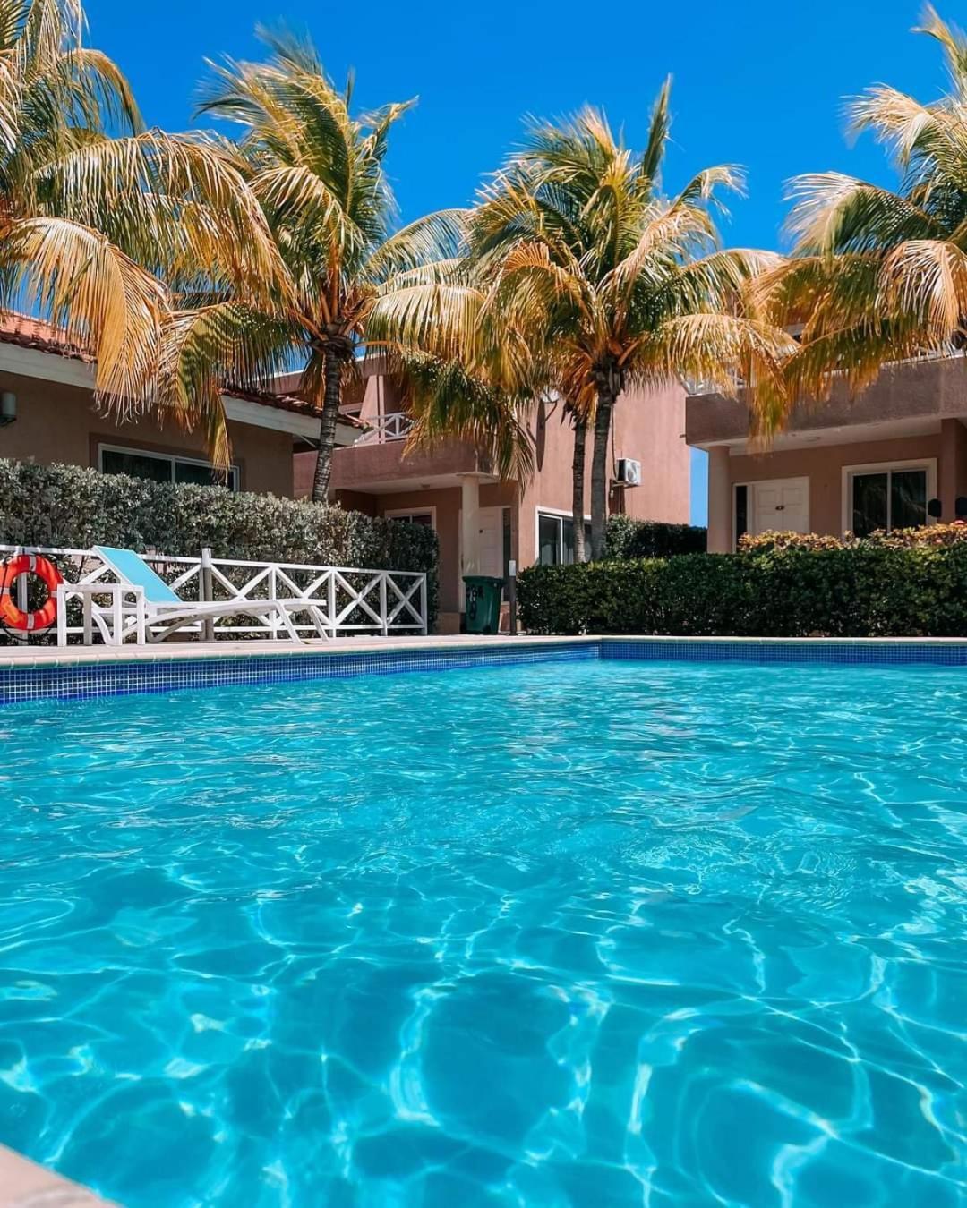 Caribbean Beach Resort Blenchi Curacao ウィレムスタッド エクステリア 写真